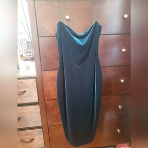Size of dress: Large Dress brand: Nookie  Color(s): Turquoise